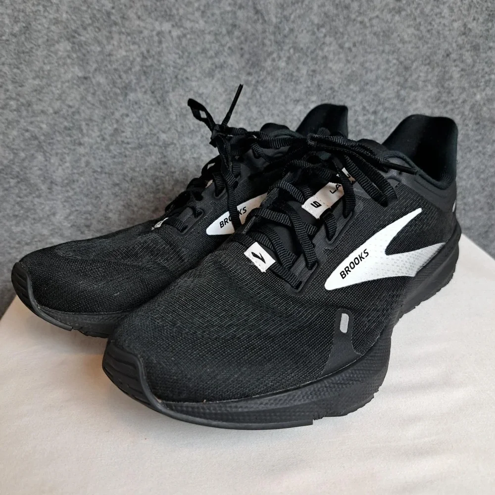 Brooks Men's Black Running Shoes with Reflective Silver Logo